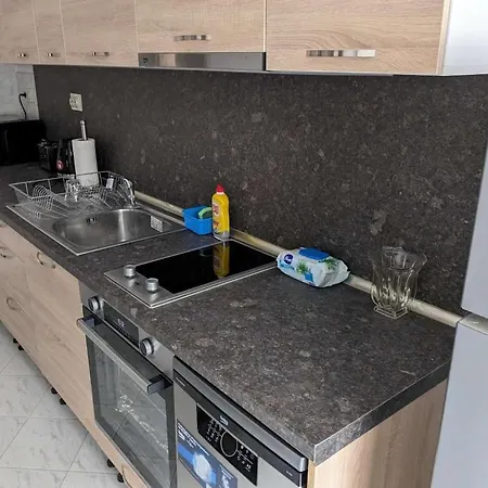 Lazur Apartamento *